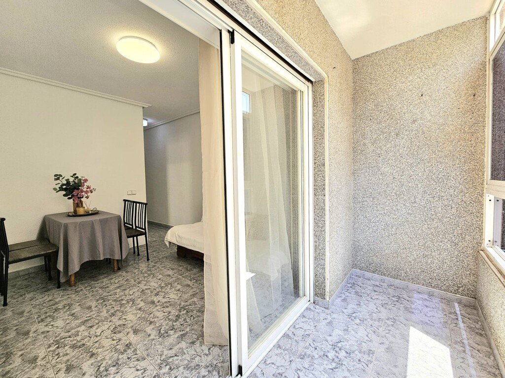 3 mh asunto Torreviejan keskustassa