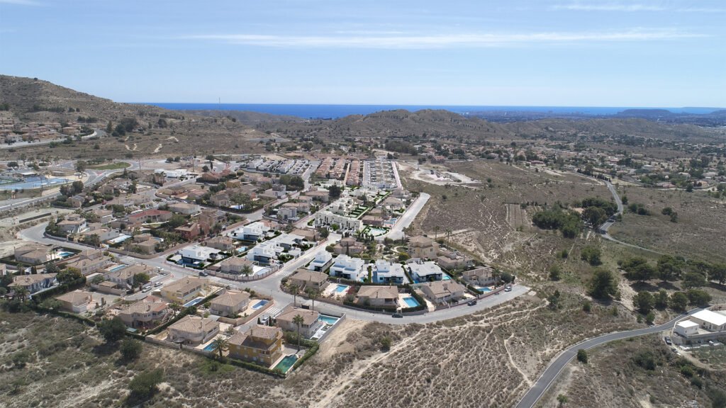Maison neuve prête à vivre avec jardin privé à Busot – près d'Alicante et des plages