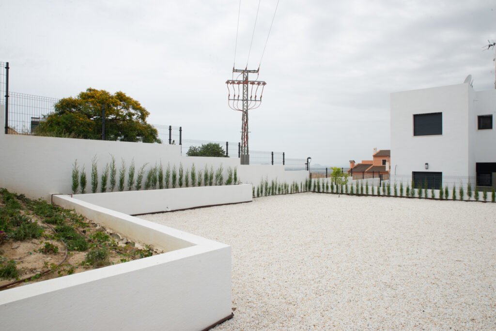 Maison neuve prête à vivre avec jardin privé à Busot – près d'Alicante et des plages