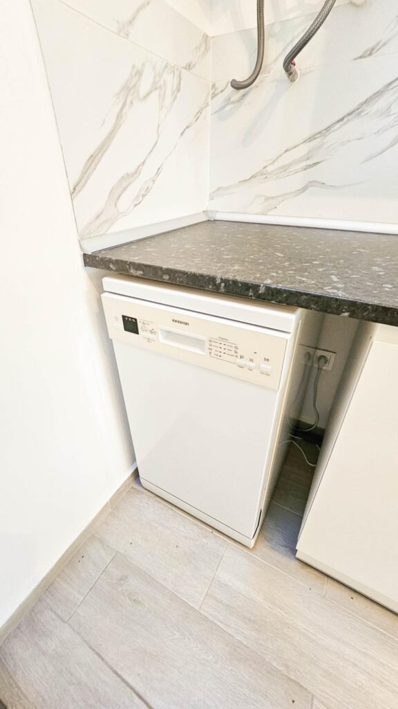 Single-level renovated terraced house
