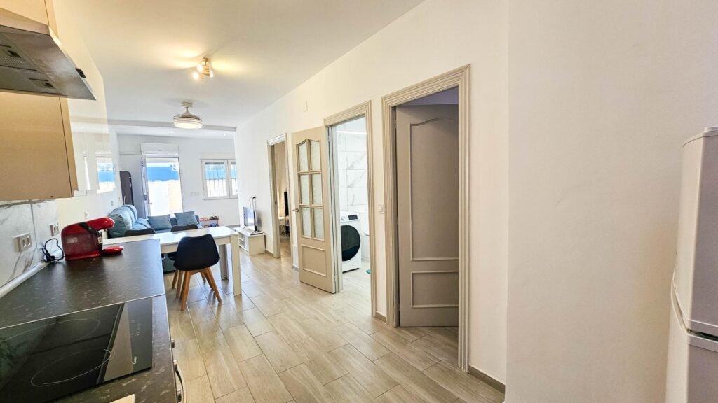 Single-level renovated terraced house