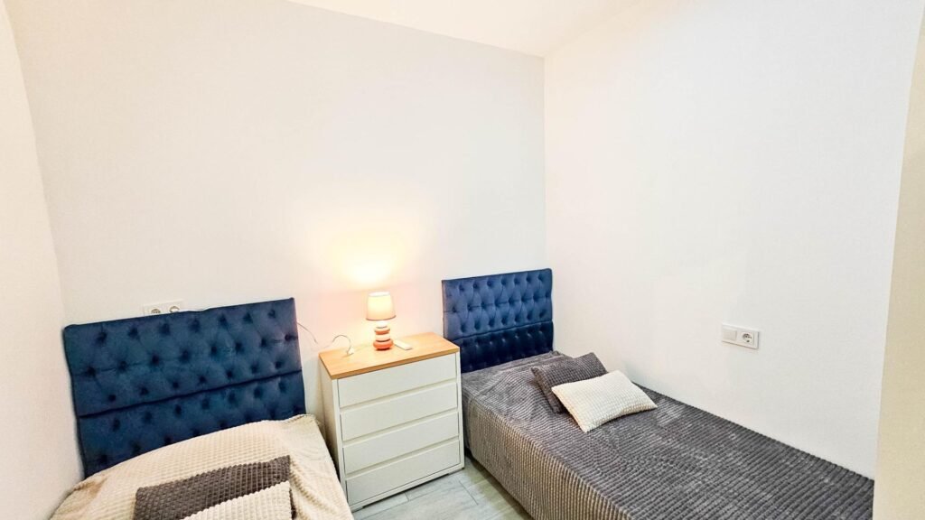 Single-level renovated terraced house
