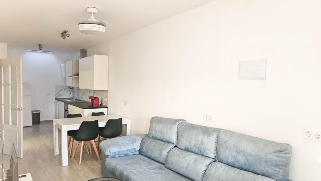 Single-level renovated terraced house