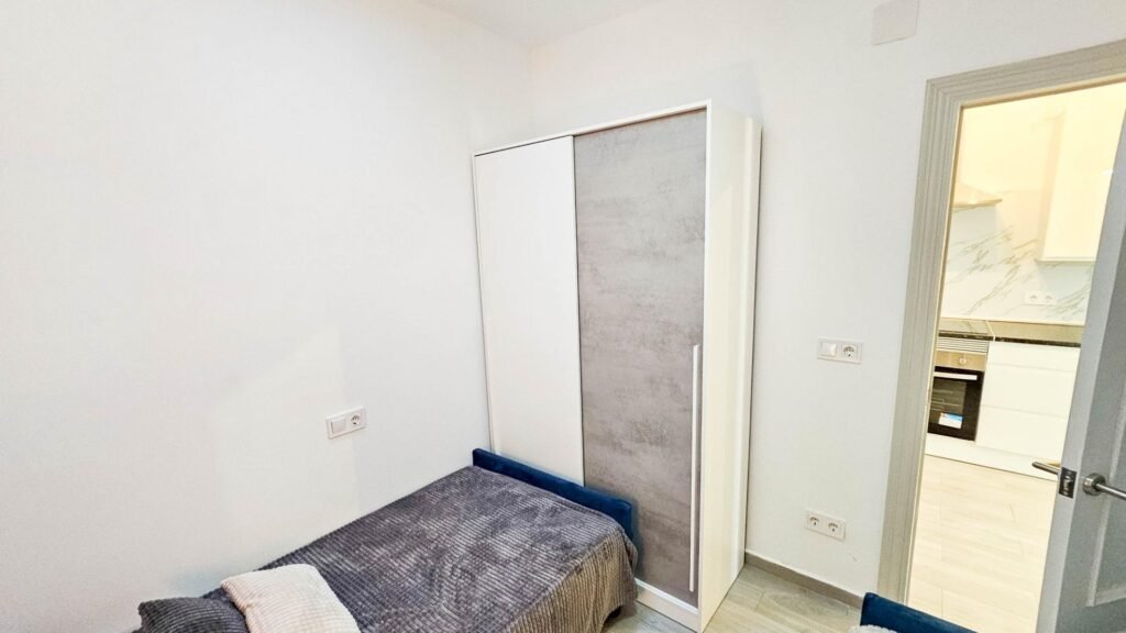 Single-level renovated terraced house