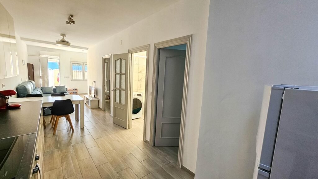 Single-level renovated terraced house