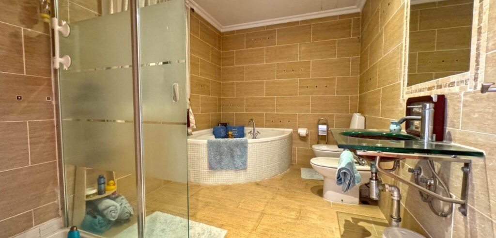 Ylellinen villa rauhallisella tontilla, Torrevieja