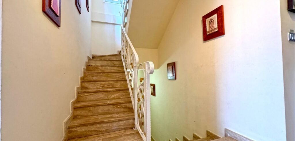 Ylellinen villa rauhallisella tontilla, Torrevieja