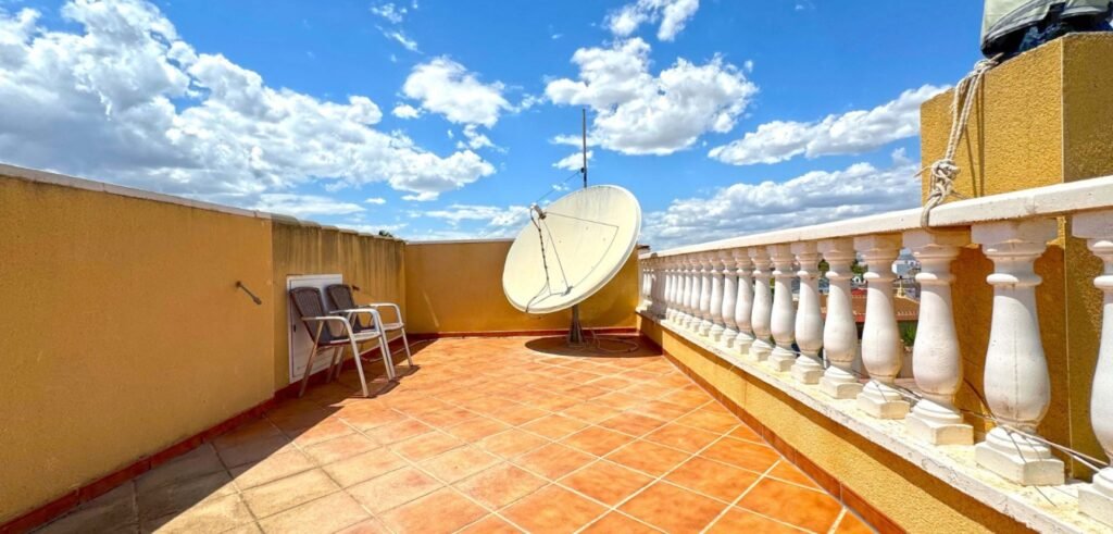 Ylellinen villa rauhallisella tontilla, Torrevieja