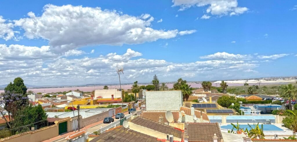 Ylellinen villa rauhallisella tontilla, Torrevieja