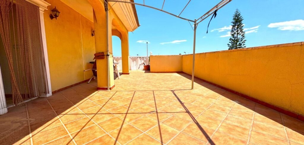Ylellinen villa rauhallisella tontilla, Torrevieja