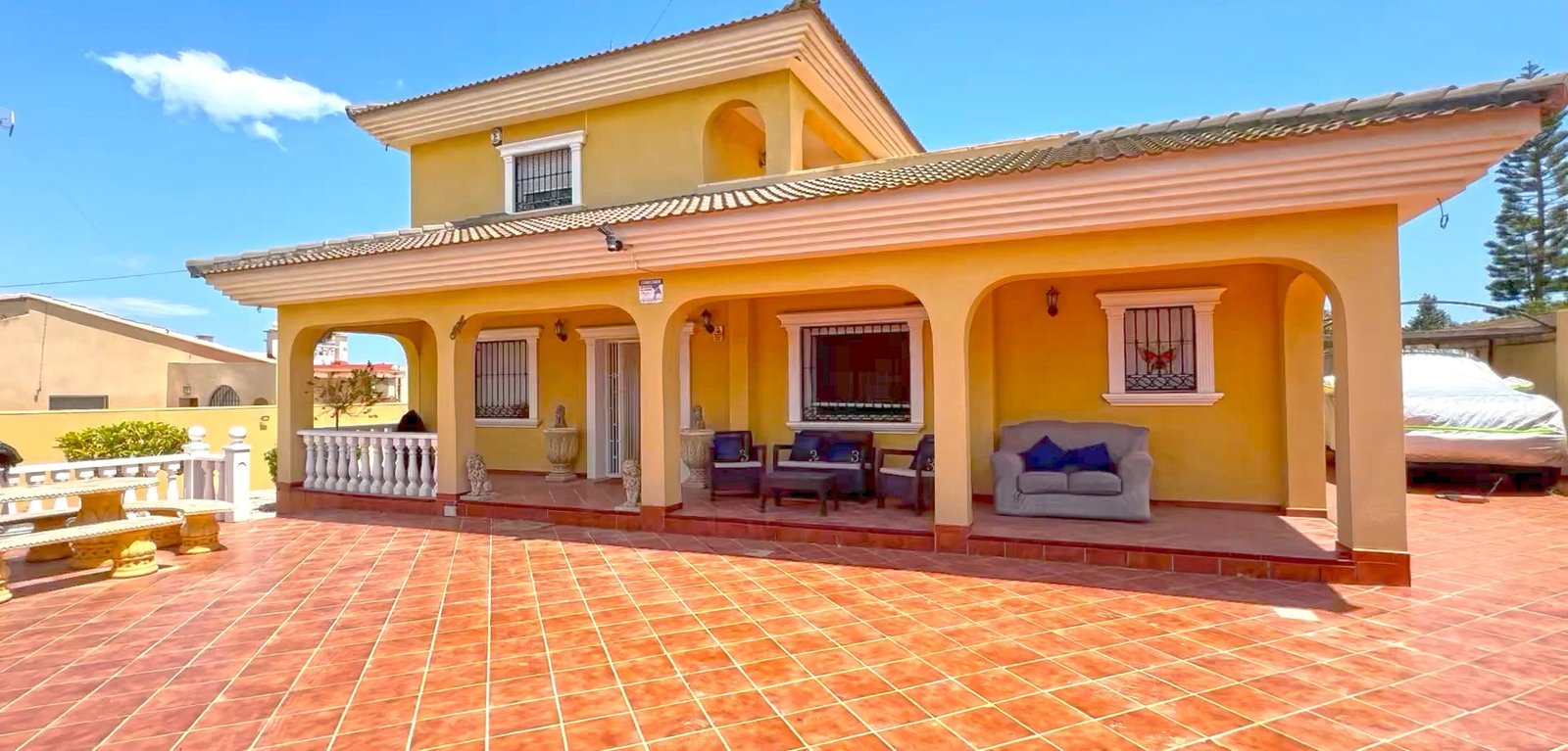 Ylellinen villa rauhallisella tontilla, Torrevieja