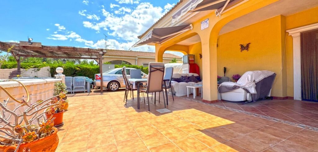 Ylellinen villa rauhallisella tontilla, Torrevieja