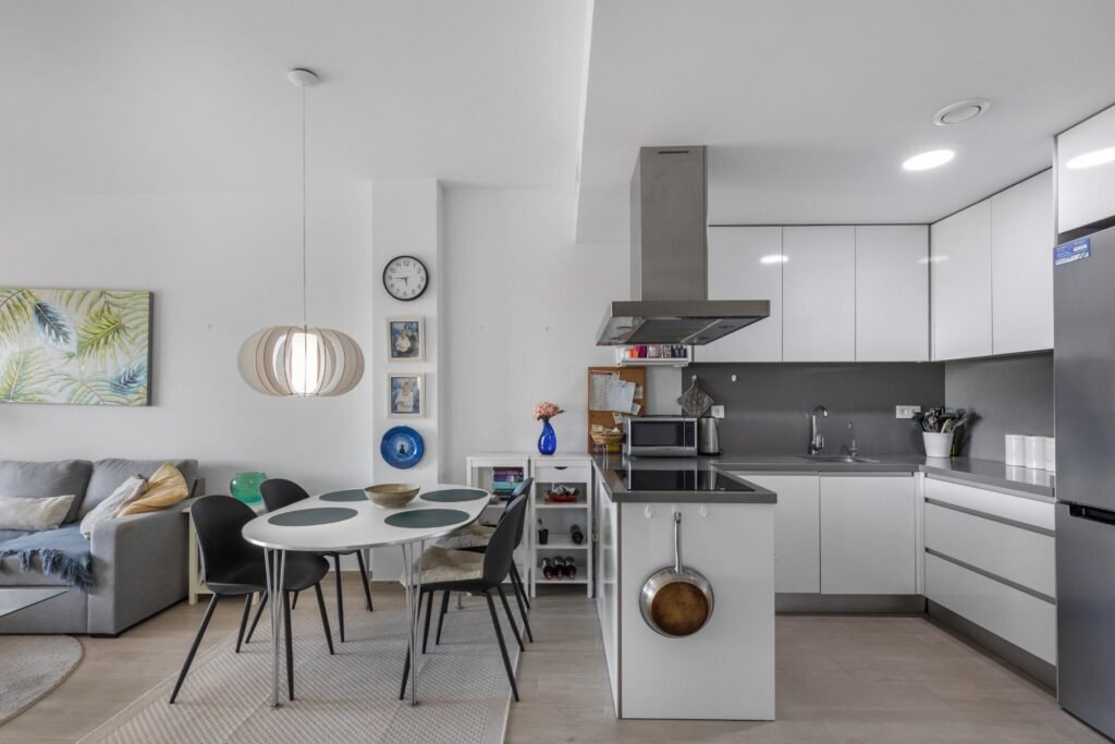 Stunning apartment with parking and pool