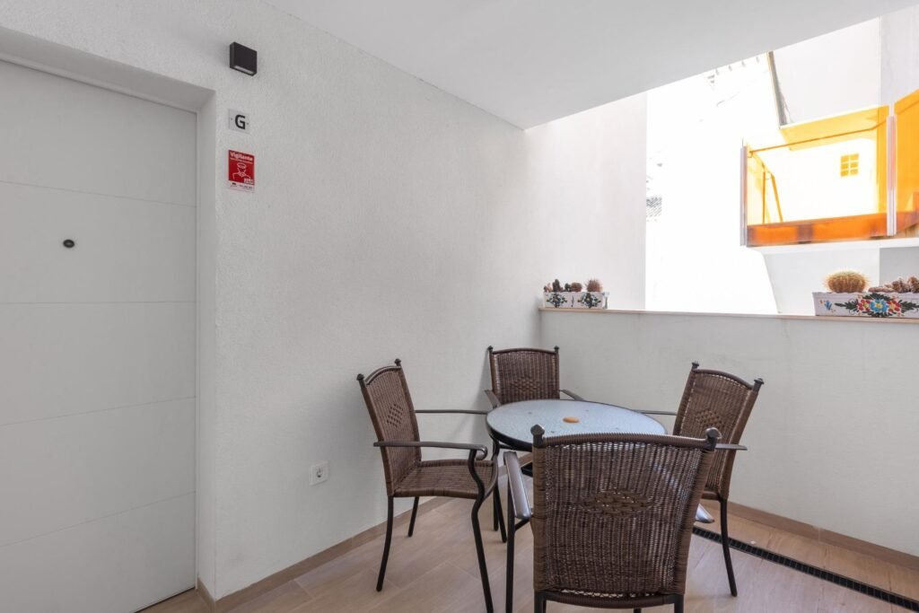 Stunning apartment with parking and pool