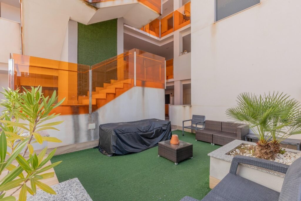 Stunning apartment with parking and pool