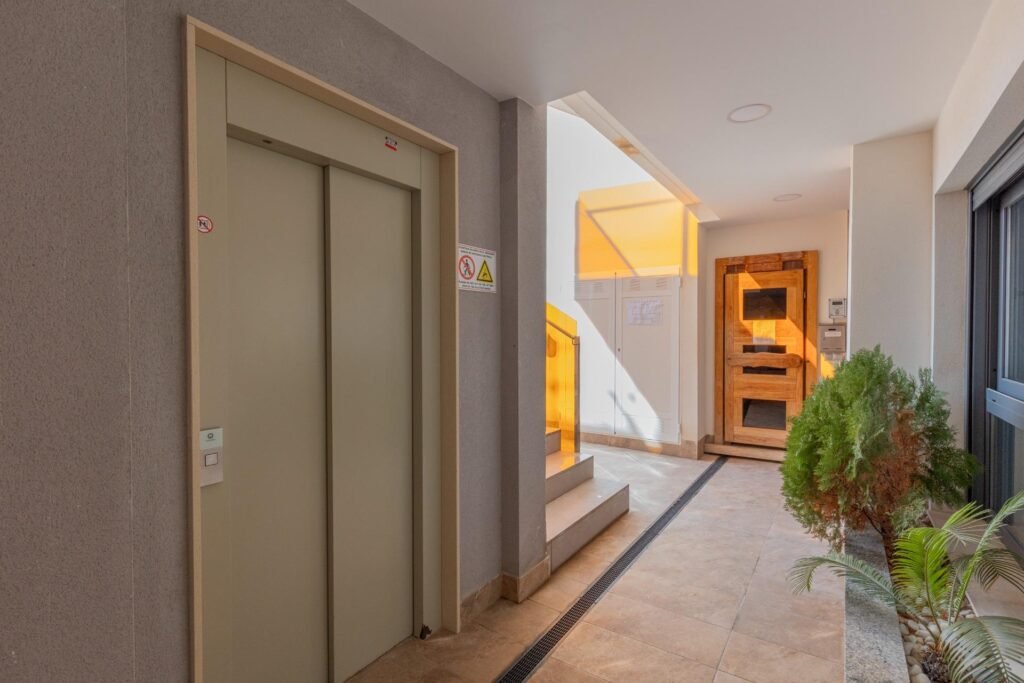 Stunning apartment with parking and pool