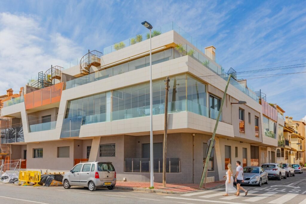 Stunning apartment with parking and pool