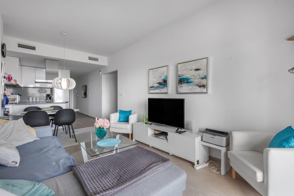 Stunning apartment with parking and pool