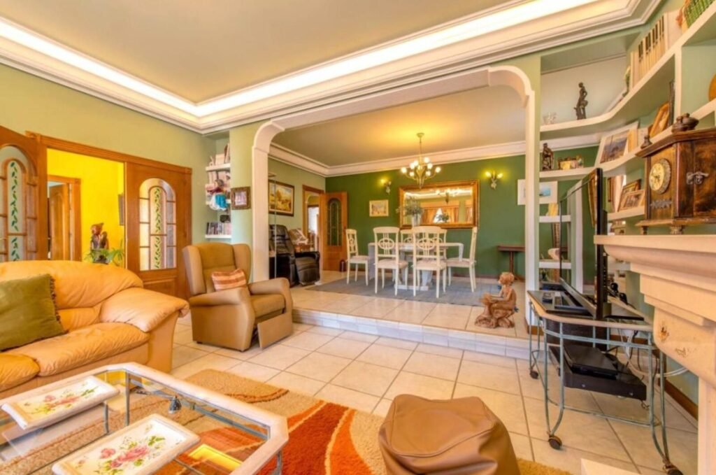 Exclusiva Villa de Lujo en Primera Línea – Molino Blanco, La Mata