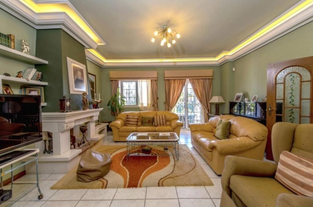 Exclusiva Villa de Lujo en Primera Línea – Molino Blanco, La Mata