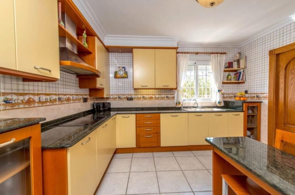 Exclusiva Villa de Lujo en Primera Línea – Molino Blanco, La Mata