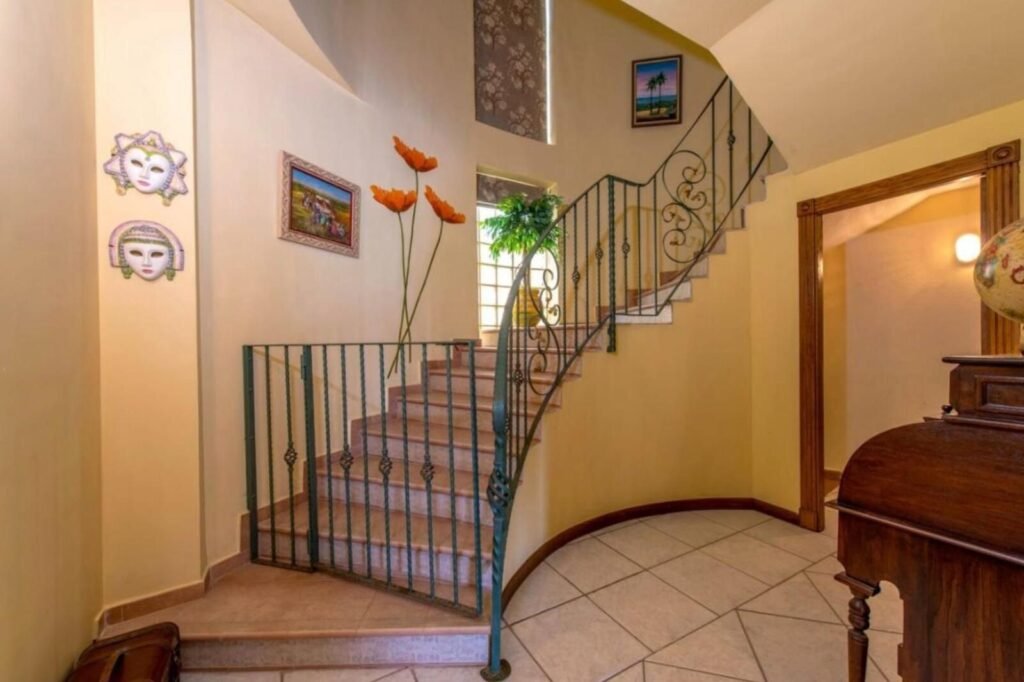 Exclusiva Villa de Lujo en Primera Línea – Molino Blanco, La Mata