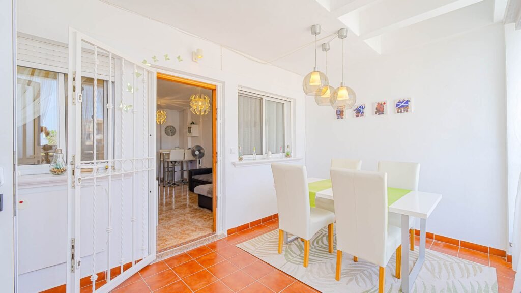 Penthouse yksityisellä kattoterassilla