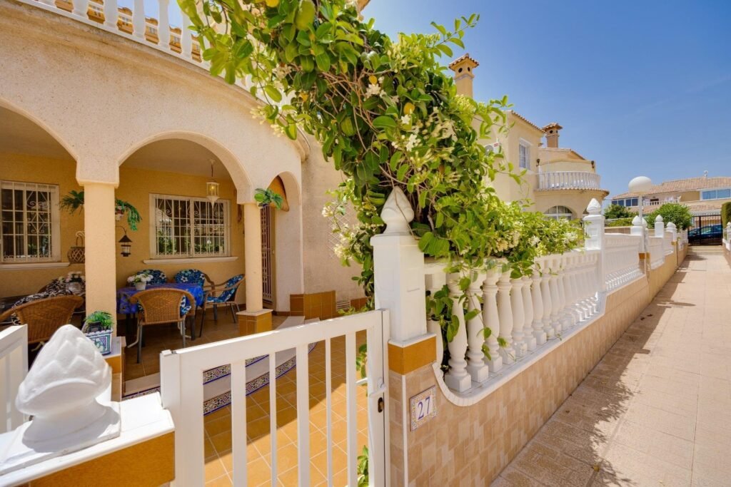 Viehättävä Asunto, Orihuela-Costa