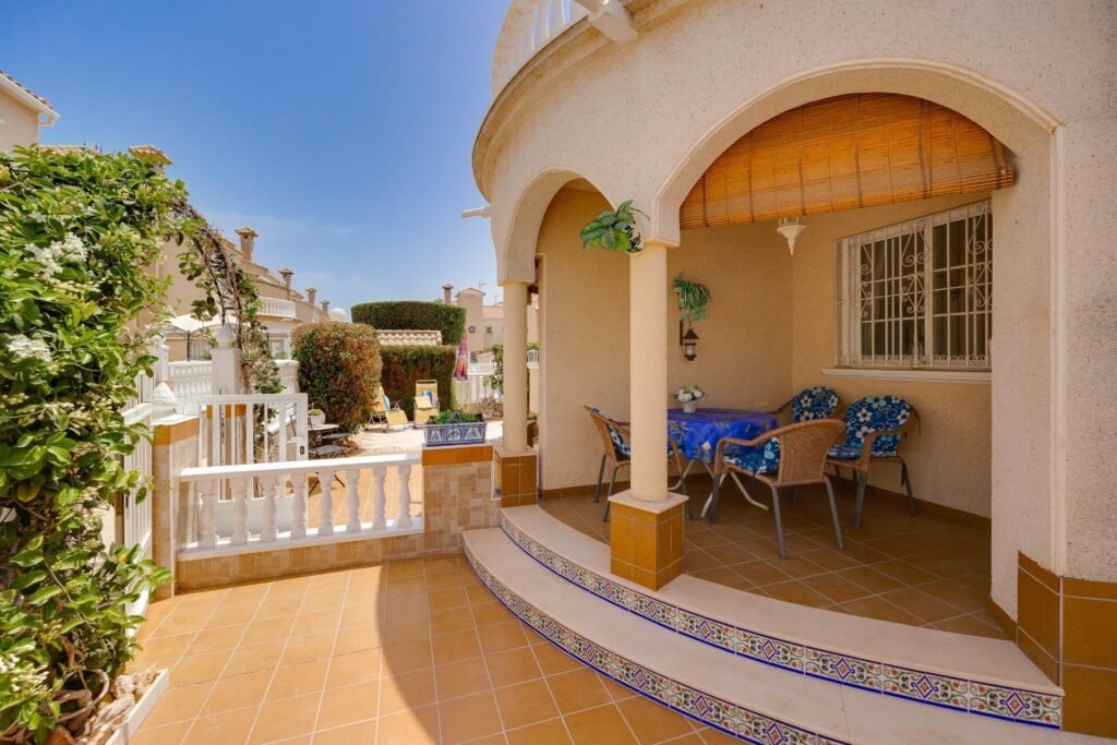 Viehättävä Asunto, Orihuela-Costa