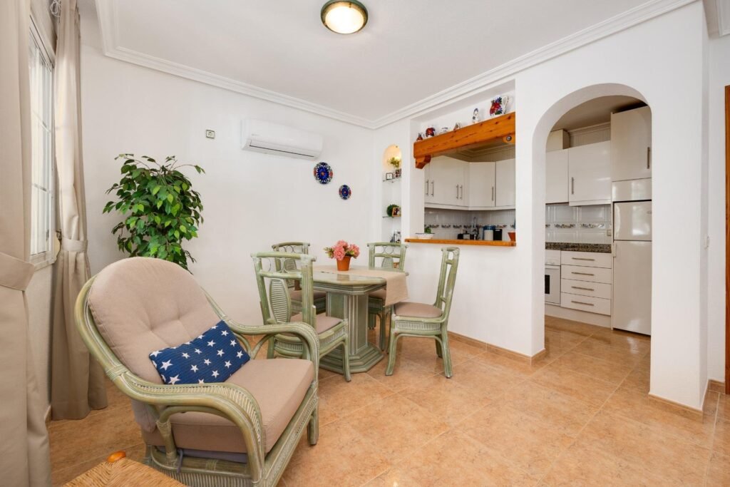 Viehättävä Asunto, Orihuela-Costa