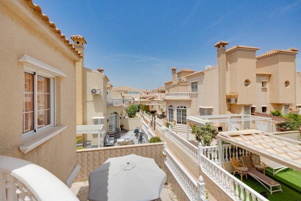 Viehättävä Asunto, Orihuela-Costa