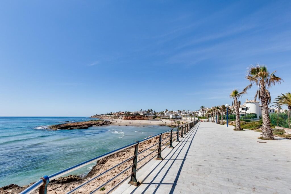 Viehättävä Asunto, Orihuela-Costa