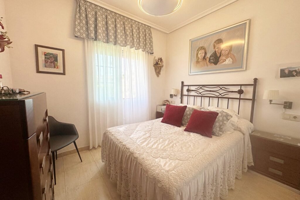 Bungalow na piętrze z widokiem na basen