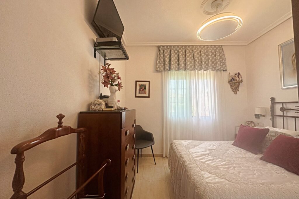 Bungalow na piętrze z widokiem na basen