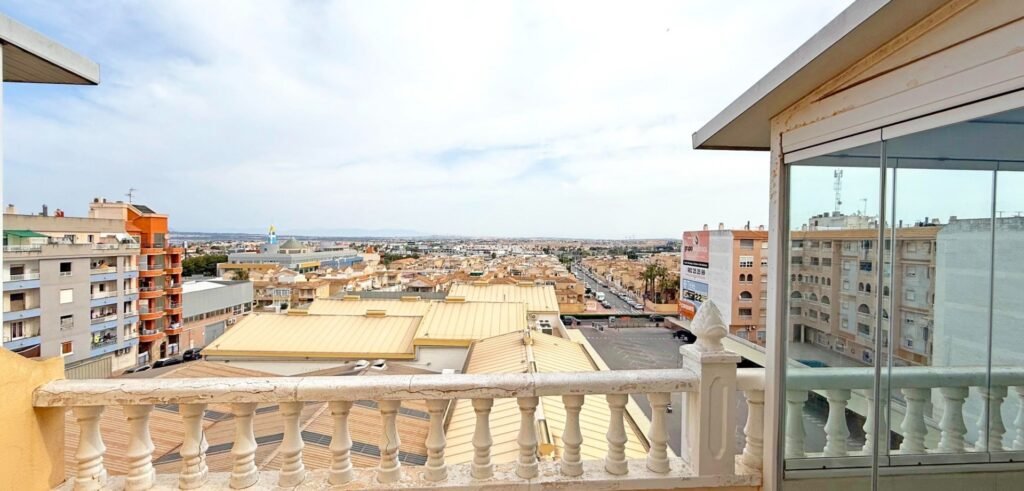 5th-floor penthouse, Torrevieja