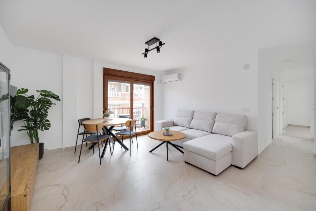 Šviesus penthouse su dviem terasomis