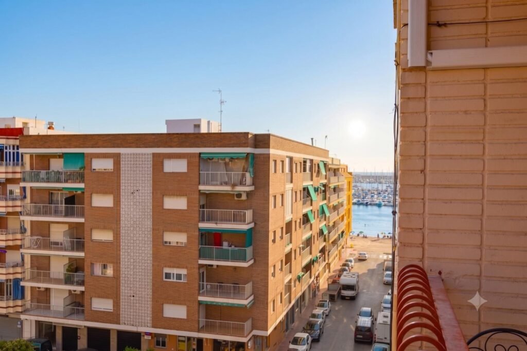 Šviesus penthouse su dviem terasomis