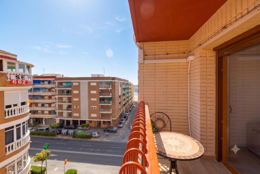 Šviesus penthouse su dviem terasomis