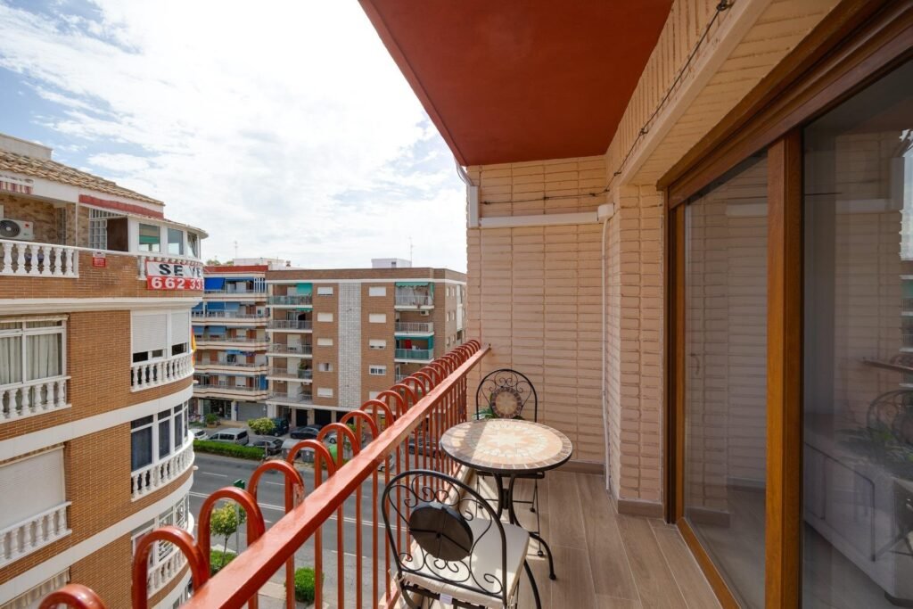 Šviesus penthouse su dviem terasomis