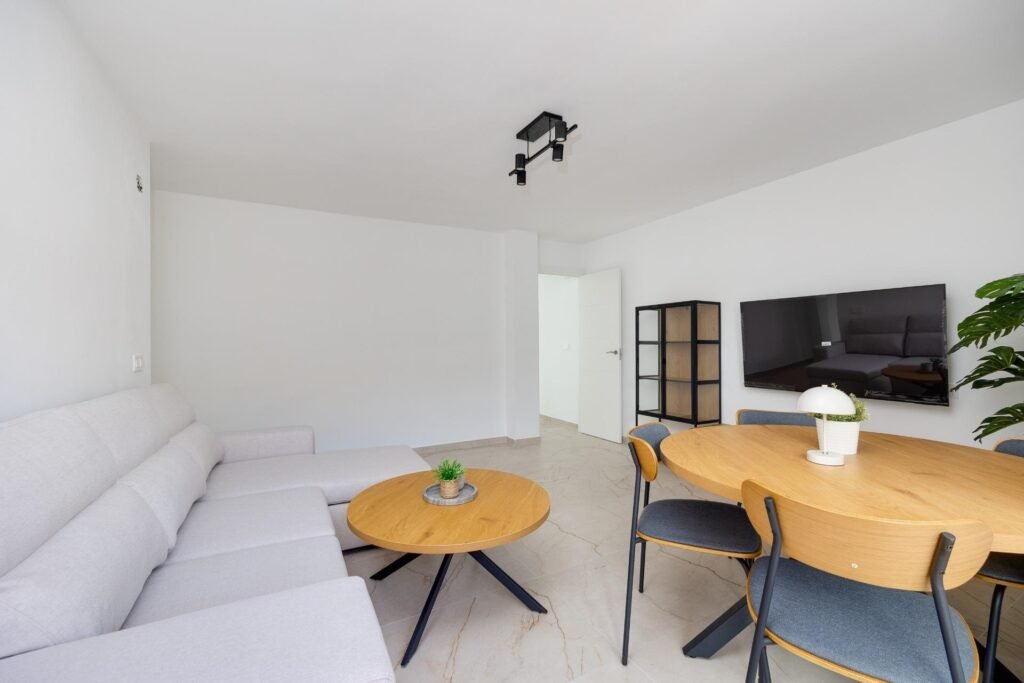 Šviesus penthouse su dviem terasomis