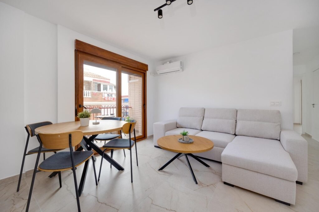 Šviesus penthouse su dviem terasomis