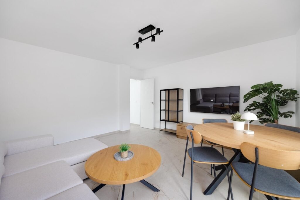 Šviesus penthouse su dviem terasomis