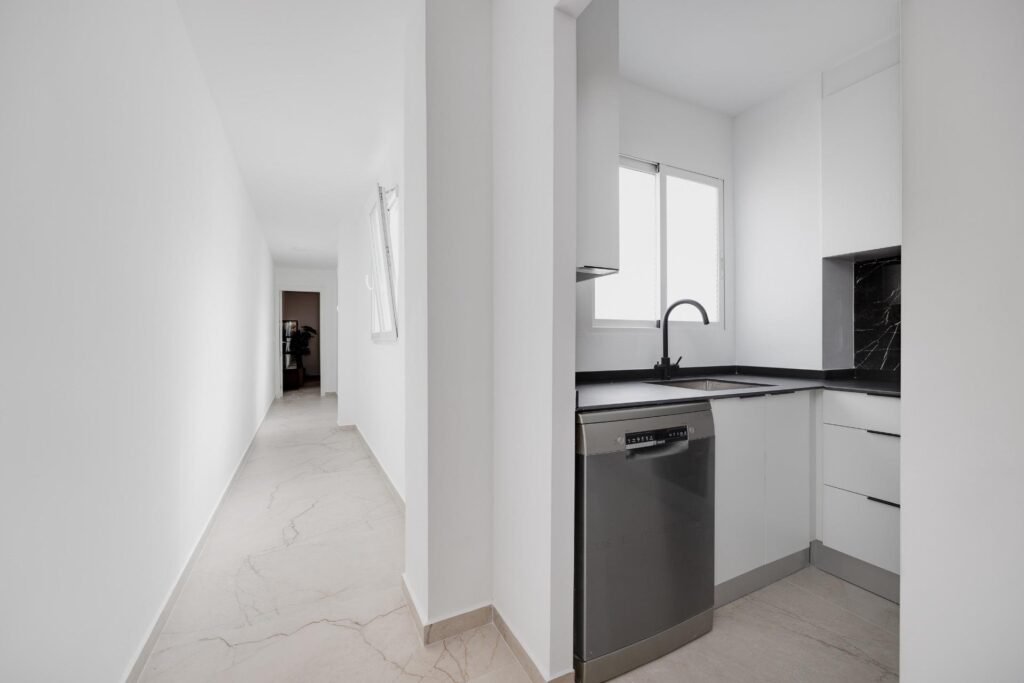 Šviesus penthouse su dviem terasomis