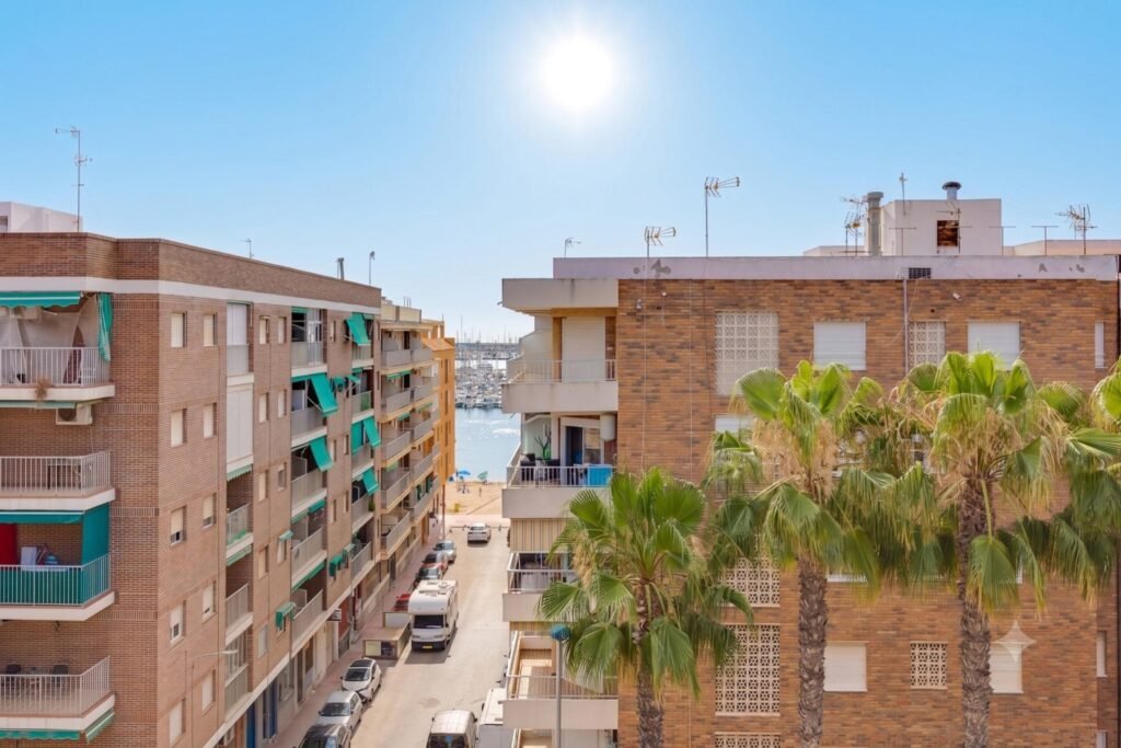 Šviesus penthouse su dviem terasomis