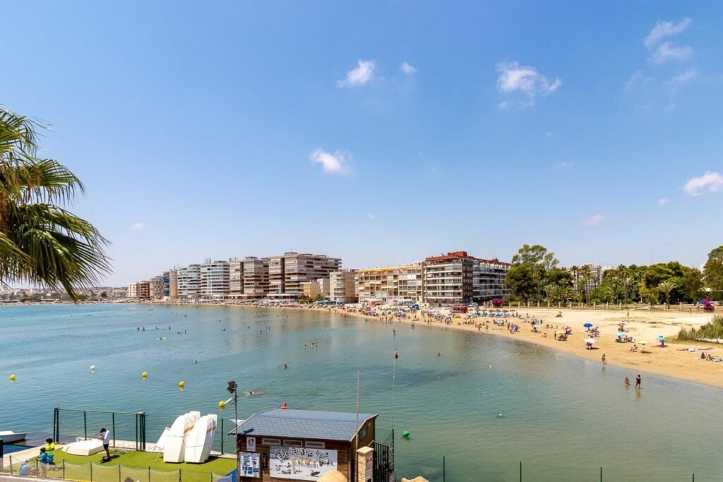 Šviesus penthouse su dviem terasomis