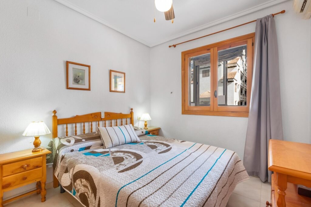 Una vivienda acogedora con piscina comunitaria