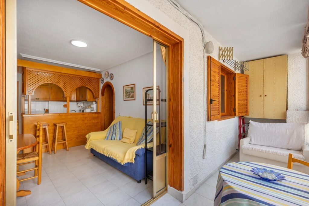 Una vivienda acogedora con piscina comunitaria
