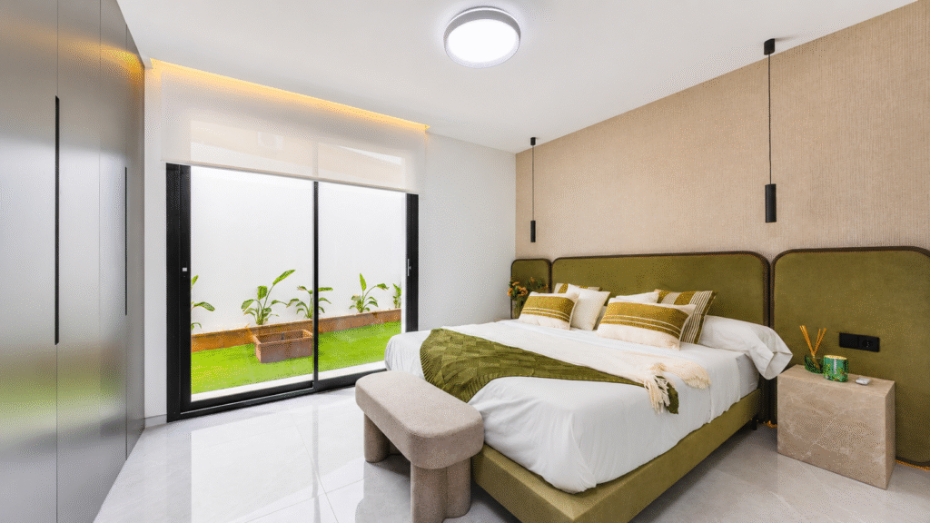 Sunrise Hills – Moderni huvila omalla uima-altaalla Los Balconesissa