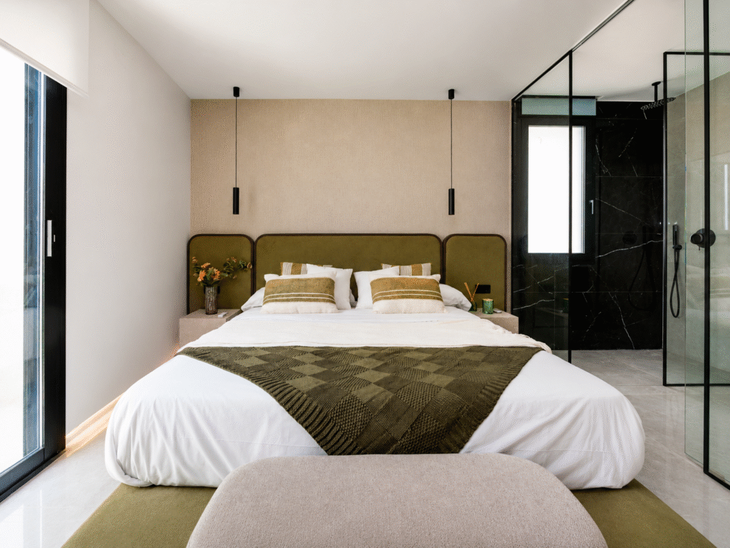 Sunrise Hills – Moderni huvila omalla uima-altaalla Los Balconesissa
