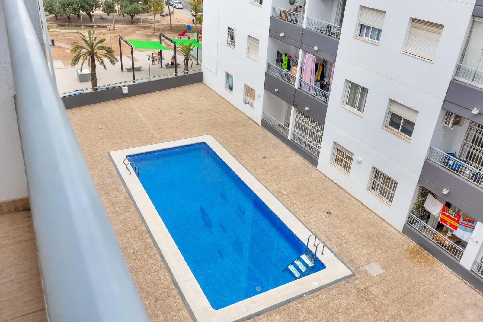 2 chambres et piscine à Torrevieja
